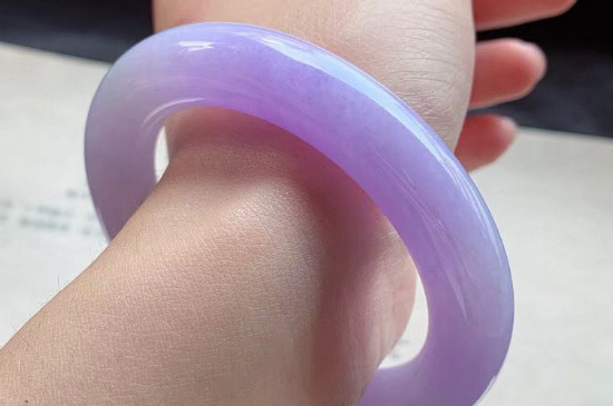 紫罗兰手镯是什么玉