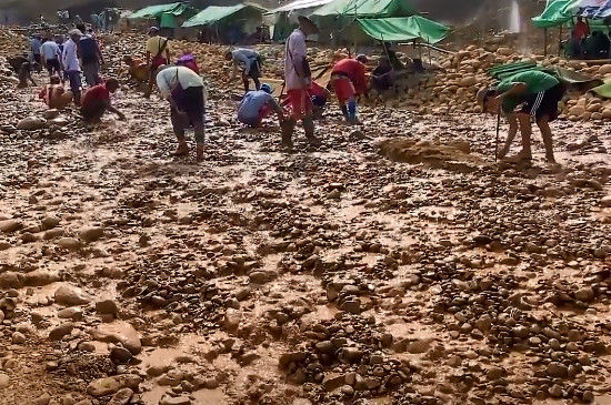 翡翠原石哪里可以找到